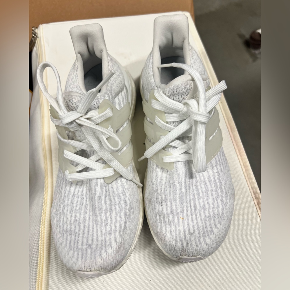 Adidas Ultra Boost Running Women’s White Sneakers Sz 5